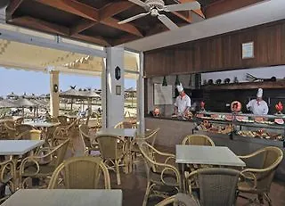 Globales Club Almirante Farragut Hotel